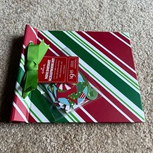 NWT Hallmark Instant Mini Scrapbook for Christmas